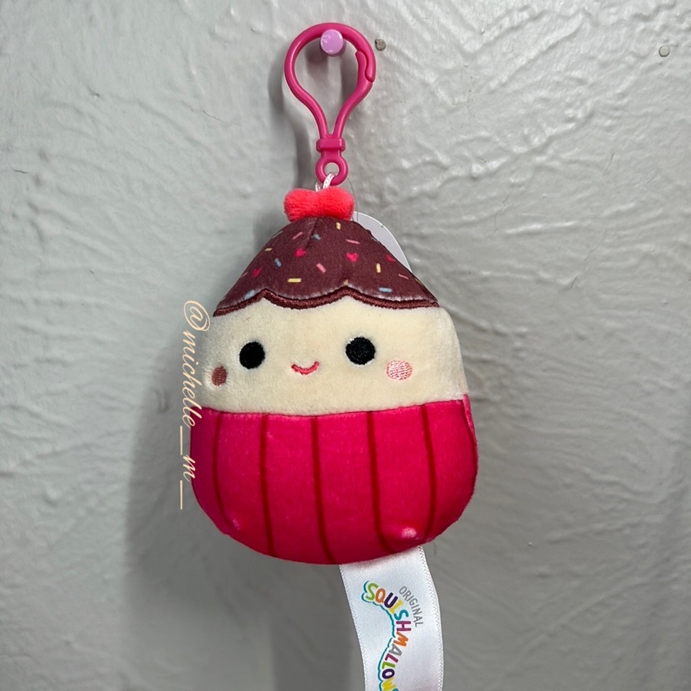 Squishmallows Elpha the Cupcake 3.5” Clip Valentines Day 2023